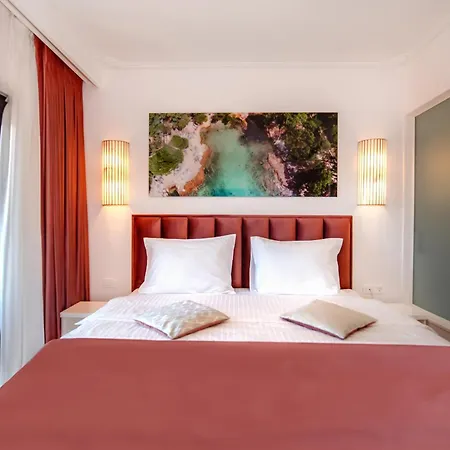 Hotel Luxe-3