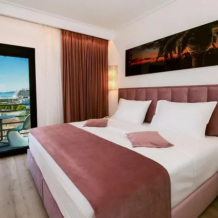 Hotel Luxe-2